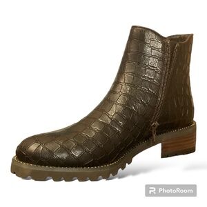 Vaneli Landus Dark Brown Crocodile-Print Chelsea/Women's Ankle Boots, Dark Brown